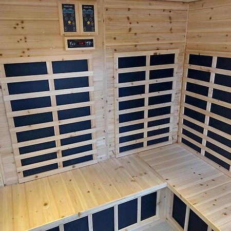 Hotel Les Jardins De Bormes, Sauna & Jacuzzi Ngoại thất bức ảnh