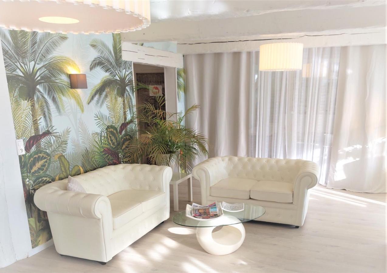 Hotel Les Jardins De Bormes, Sauna & Jacuzzi Ngoại thất bức ảnh