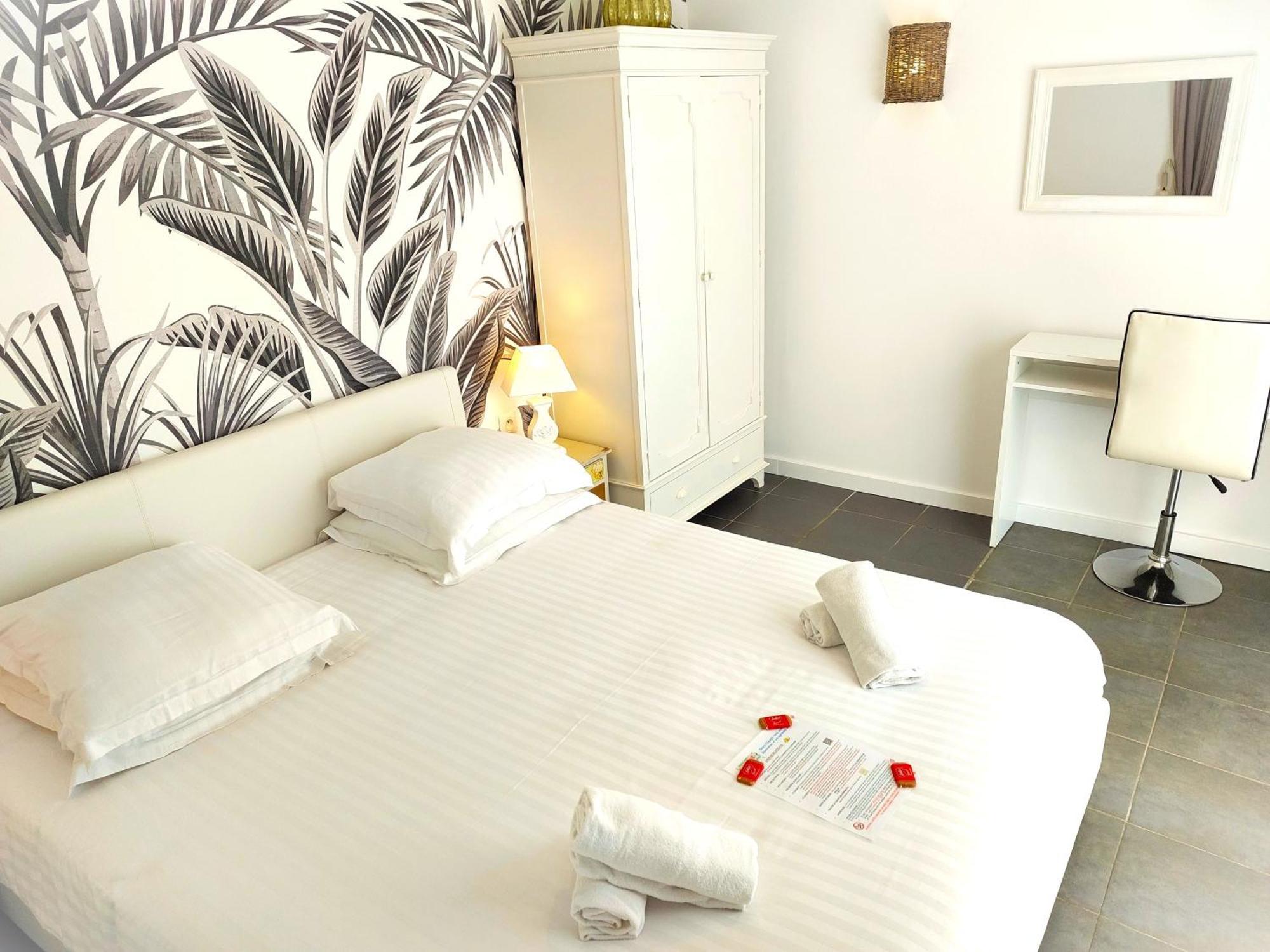 Hotel Les Jardins De Bormes, Sauna & Jacuzzi Phòng bức ảnh